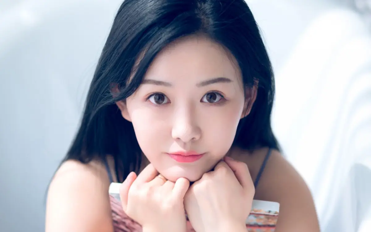 香港哈尔滨私人伴游燕子