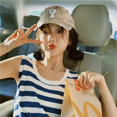 香港伴游女生铎忆柏的资料